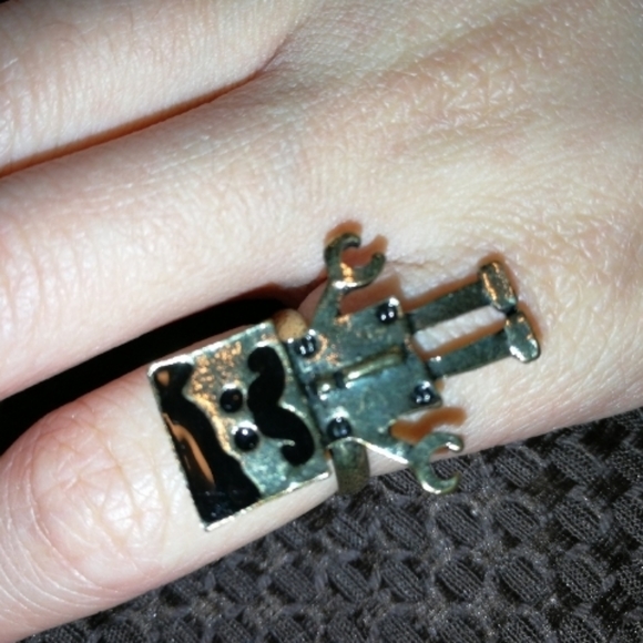 Assorted Lovisa rings, bracelets and necklaces - Picture 4 of 16